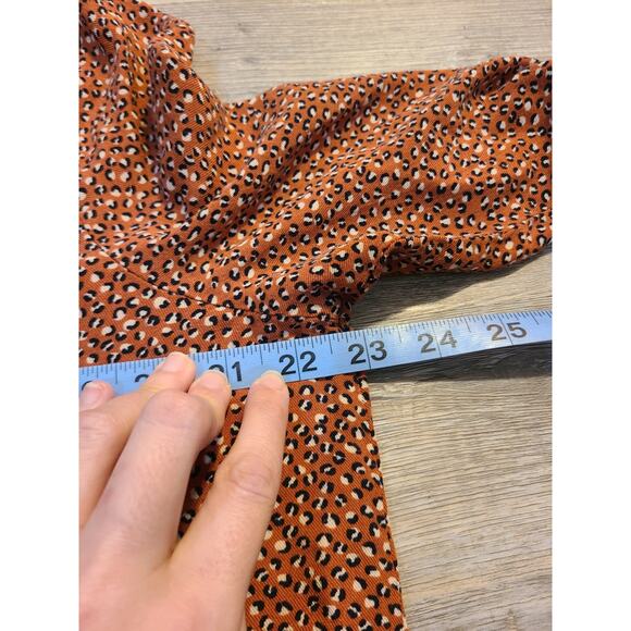 Amazon essentials xl women's leopard print blouse - Picture 8 of 9